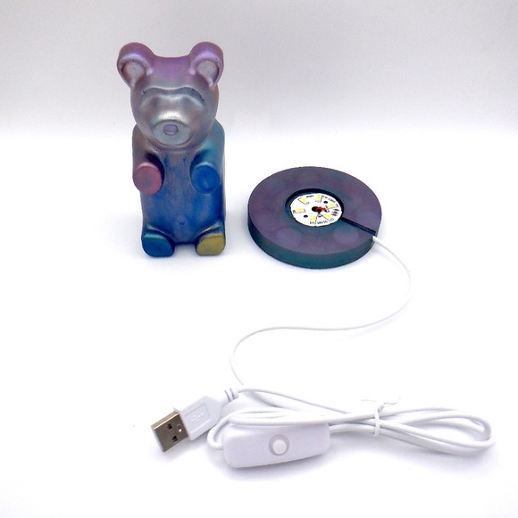 Jumbo Resin Gummy Bear & Base Lamp - Picture 4 of 16